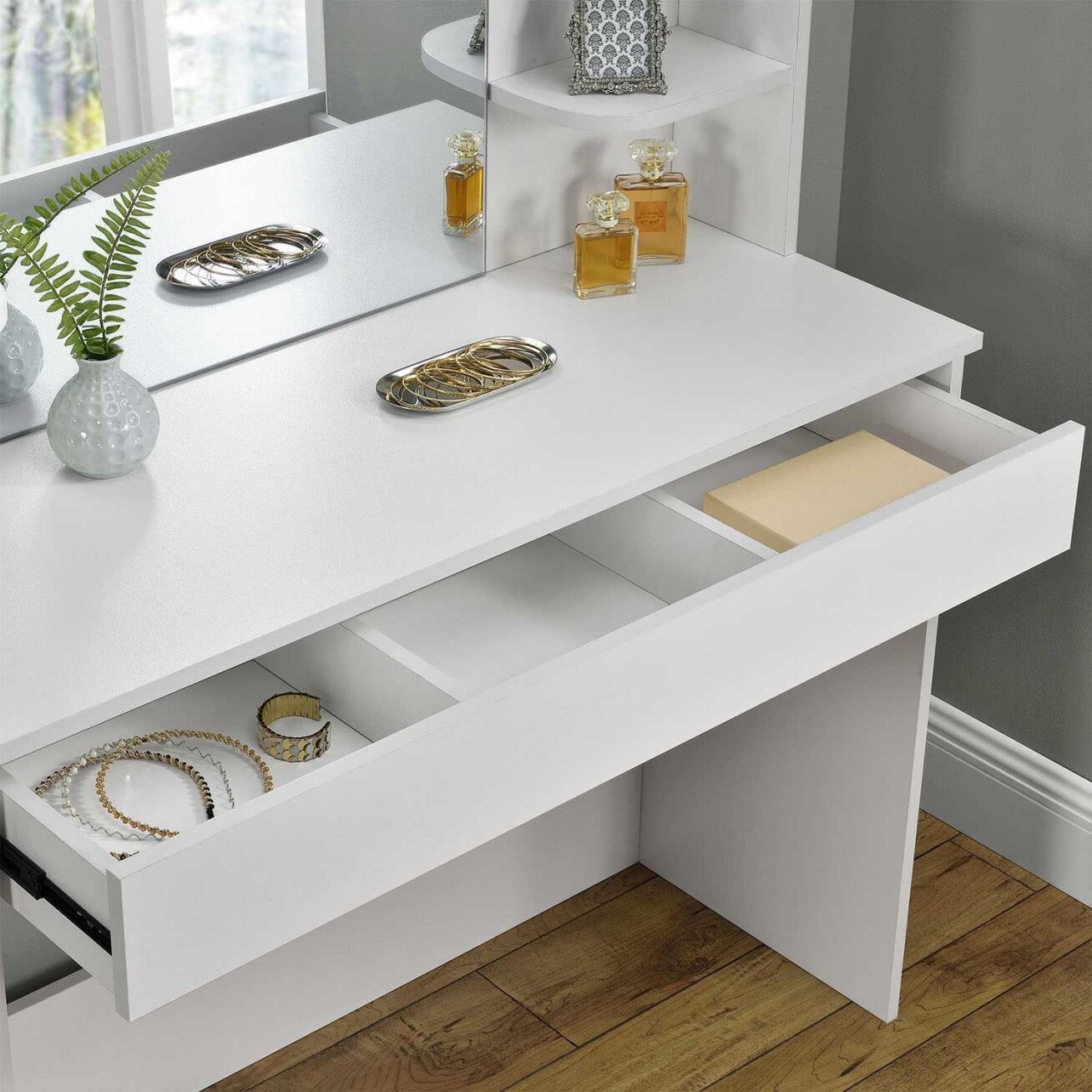 Modernus kosmetinis staliukas su dideliu veidrodžiu, ModernHome 2 Modernus kosmetinis staliukas su dideliu veidrodžiu, ModernHome 2