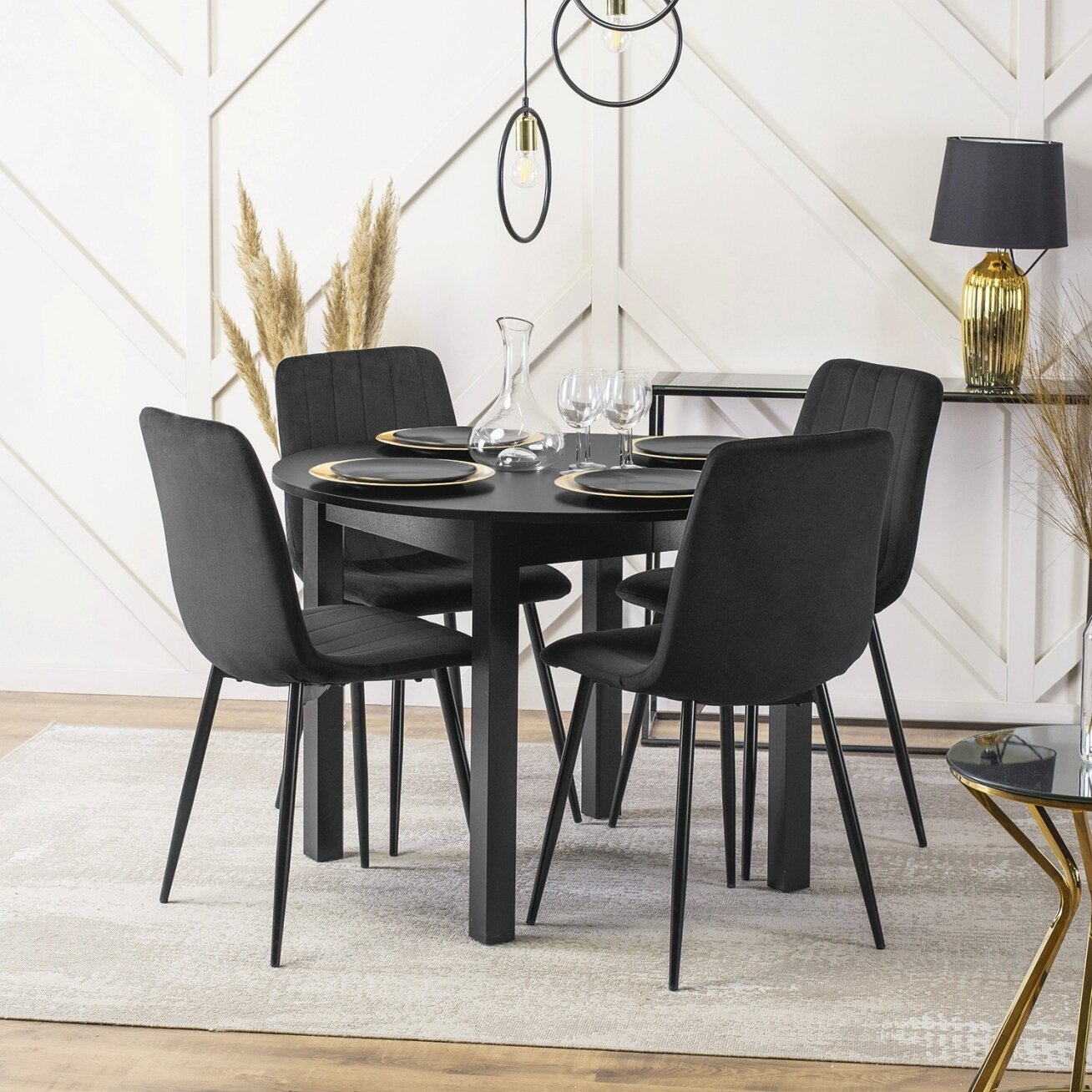 Ibis Juoda Aksominė Kėdė – Jūsų Komforto ir Stiliaus Sprendimas 4 Ibis Juoda Aksominė Kėdė – Jūsų Komforto ir Stiliaus Sprendimas 4