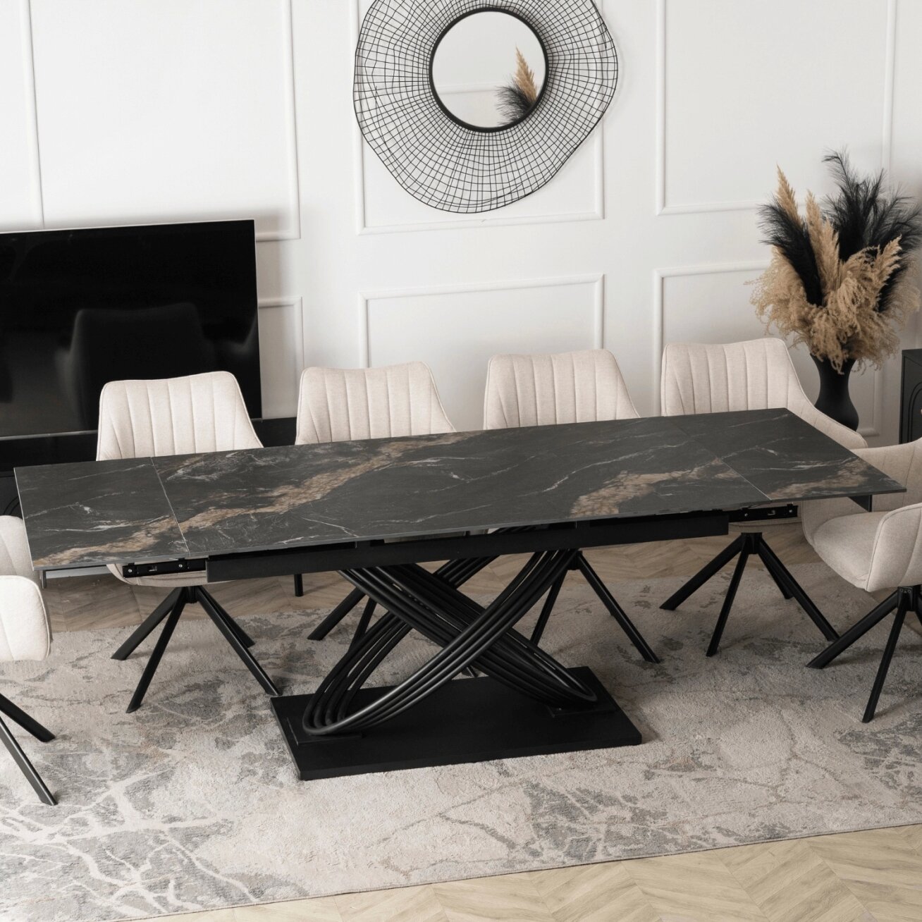 IBIZA išskleidžiamo stalo komplektas, 160–240 cm, juodas marmuras, ir 4 apmuštos kėdės, MUMBAI, kreminės spalvos, modernus 2
