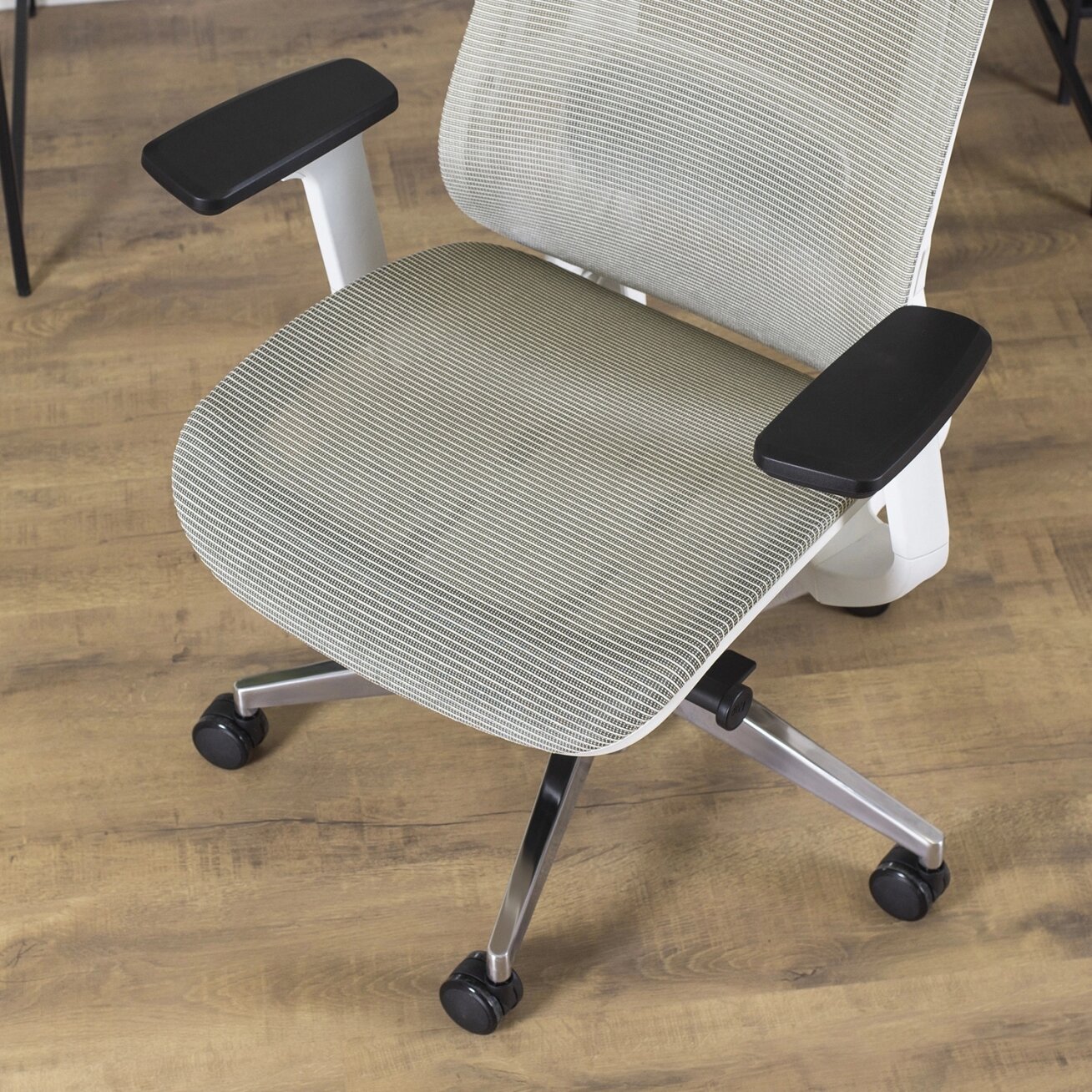 Dangus SKY ergonomiška pasukama biuro kėdė, smėlio spalvos, moderni 5