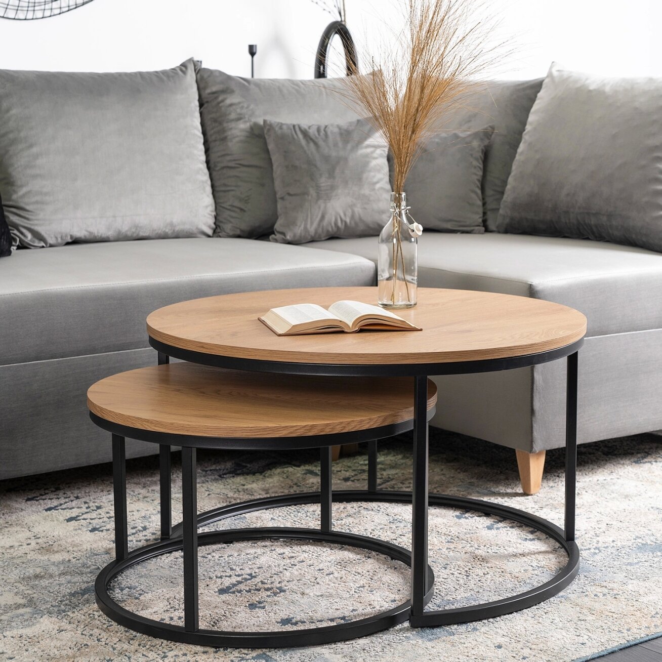 Delia Max DELIA MAX kavos staliukų komplektas, 60 cm/80 cm, auksinio ąžuolo spalvos, modernus loftas Delia Max DELIA MAX kavos staliukų komplektas, 60 cm/80 cm, auksinio ąžuolo spalvos, modernus loftas