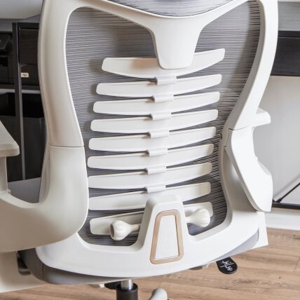 Karetas CARET 2 ergonomiška pasukama biuro kėdė, ventiliuojama, pilka, moderni 9 Karetas CARET 2 ergonomiška pasukama biuro kėdė, ventiliuojama, pilka, moderni 9