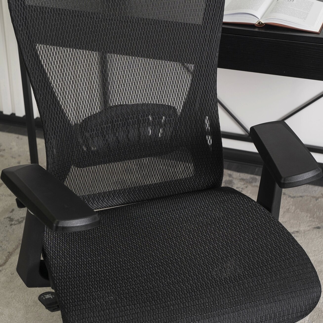 Litosas LITOS juoda moderni ergonominė pasukama biuro kėdė 7 Litosas LITOS juoda moderni ergonominė pasukama biuro kėdė 7
