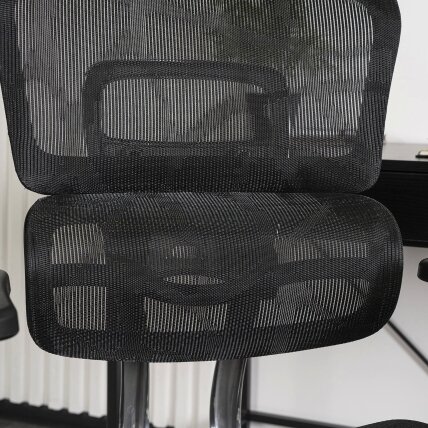 Nina NINO juoda moderni ergonominė pasukama biuro kėdė 3 Nina NINO juoda moderni ergonominė pasukama biuro kėdė 3