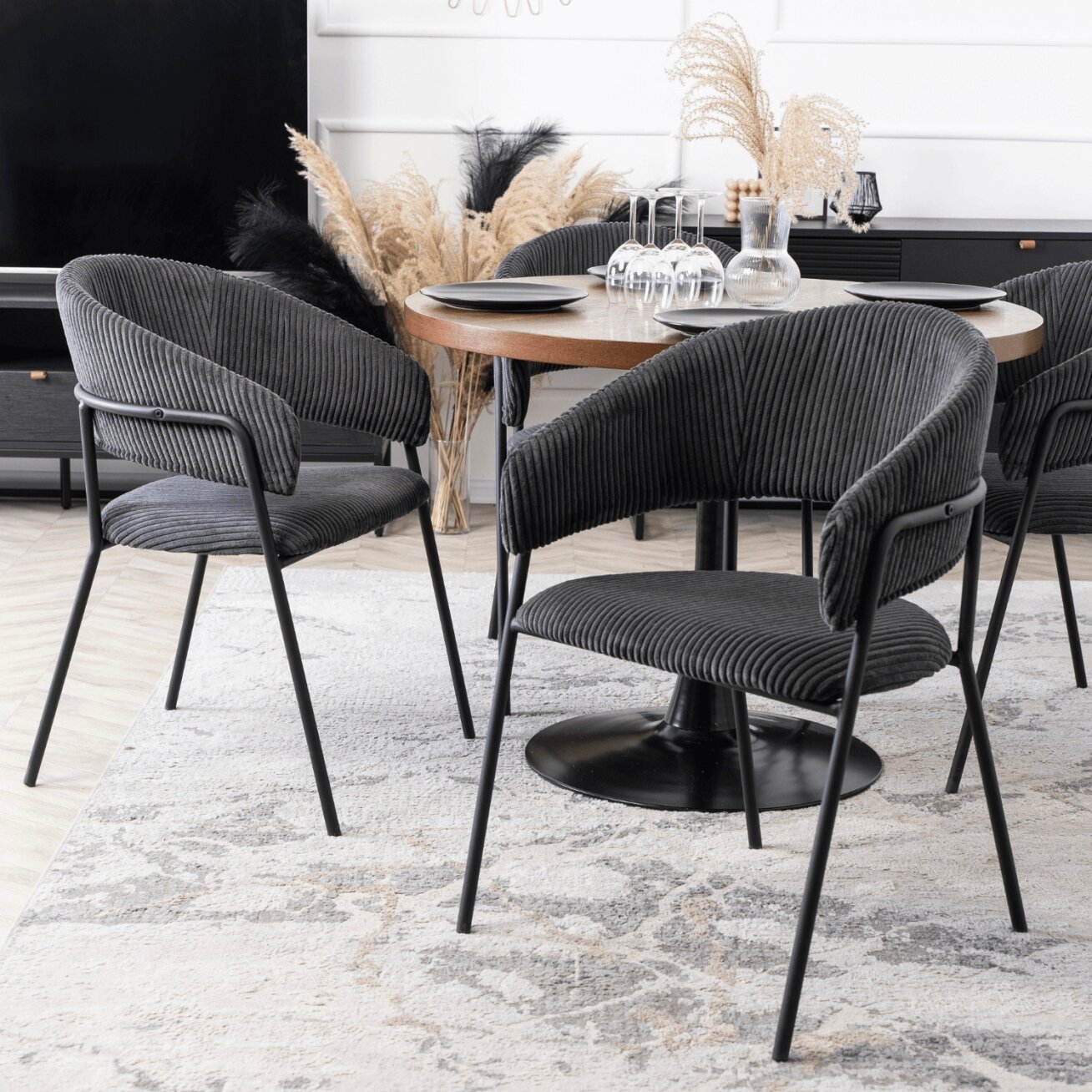 Tinka TINKA Minkštas krėslas, juodas velvetas, modernus loftas 1